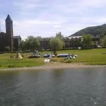 Lakeside Escape *
