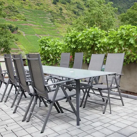Pleasant In Bei Cochem With Garden